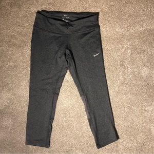 Cropped Nike Leggings